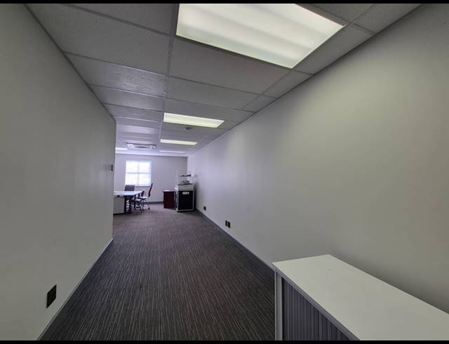 55M² OFFICE TO LET IN DUNKELD WEST